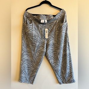 Chico’s Gray Palm Patterned Capris